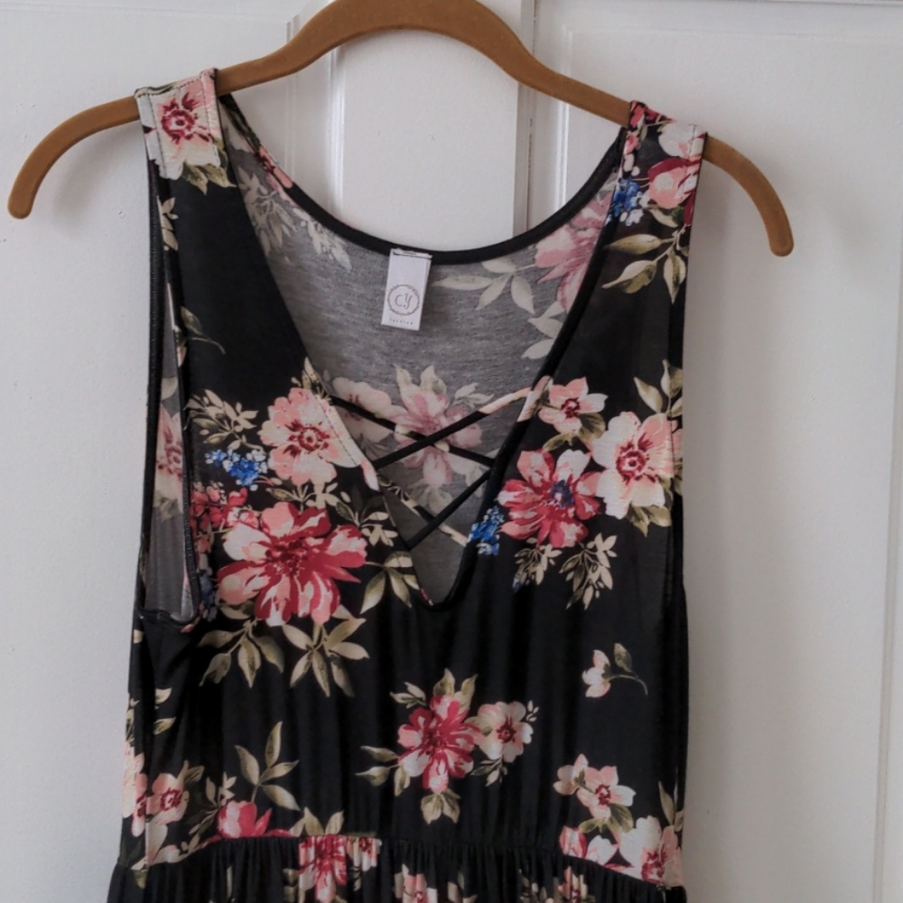 New without tags crisscross tank dress w/ pockets!